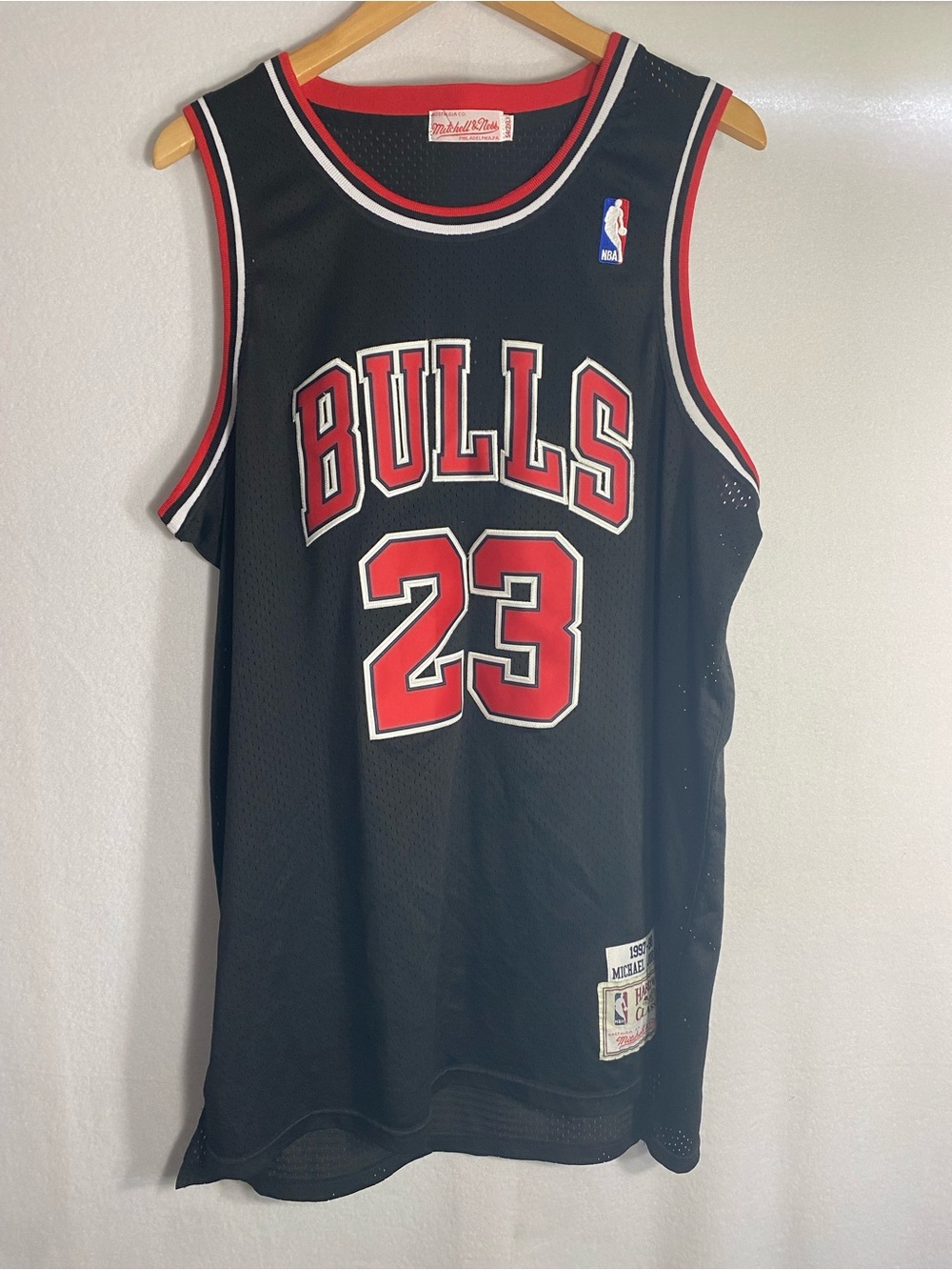 Mitchell & Ness Chicago Bulls Michael Jordan 23 Authentic 1997-98 Jersey 2XL